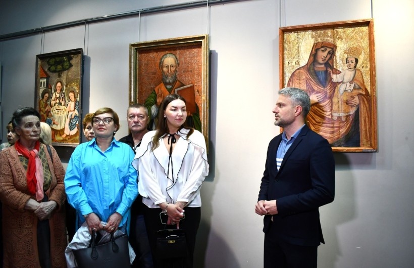 Старовинні ікони, копію Пересопницького Євангелія можна побачити у музеї у Рівному