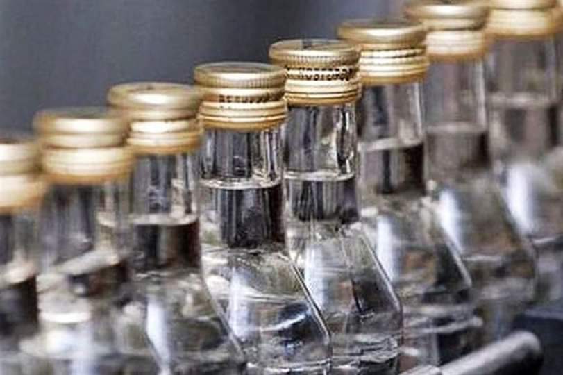 Суд оштрафував підприємця, який планував продати майже тонну «сурогатного» алкоголю