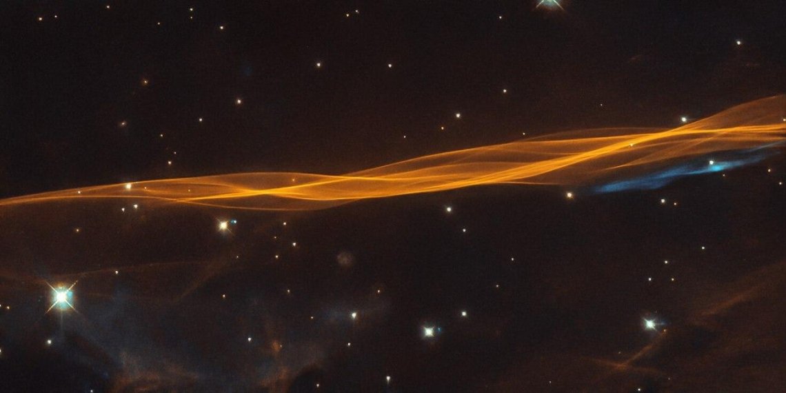 Телескоп Хаббл сфотографував туманність «Вуаль»
