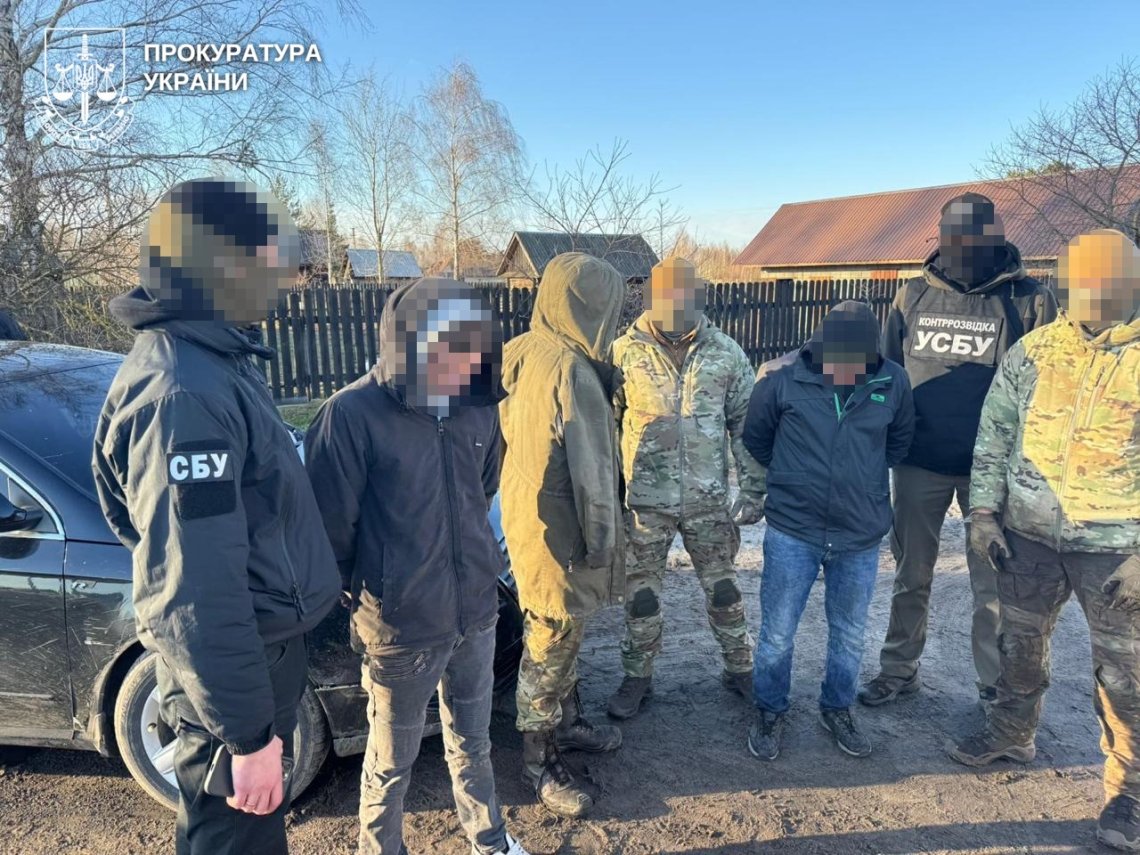 Три тисячі доларів з клієнта: на Рівненщині перекрили черговий канал втечі військовозобов’язаних 