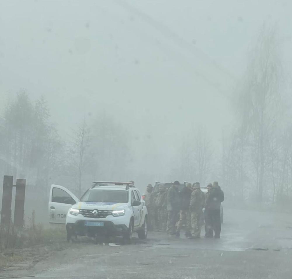 Цілу ніч блукав лісом:  вранці пенсіонера знайшли