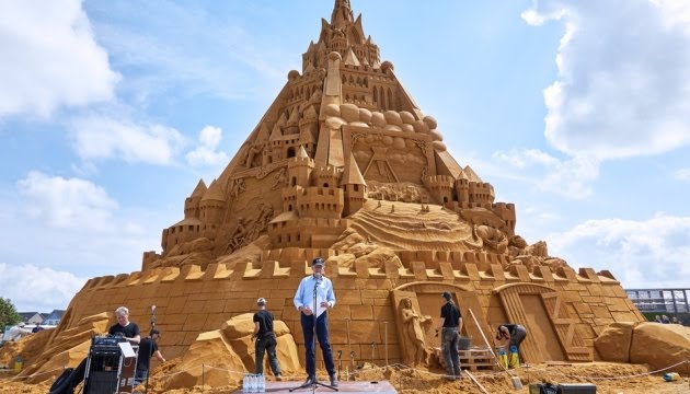 У Данії побудували найбільший у світі замок з піску. Він увійшов до Книги рекордів Гіннеса
