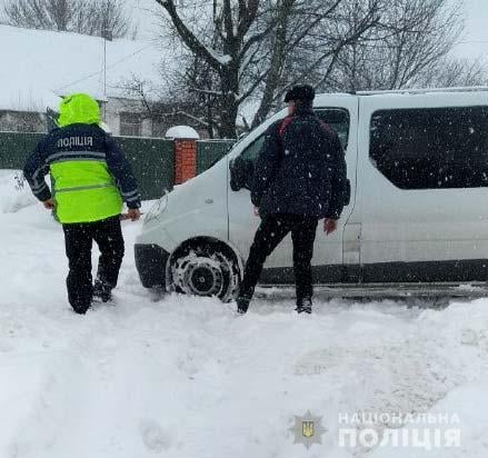 У Млинові  нетверезий чоловік віз дітей зі школи