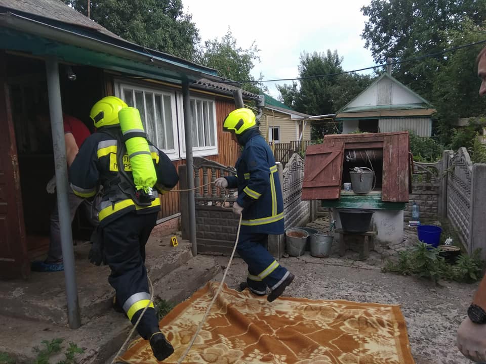 У підвалі будинку на Рівненщині знайшли мертвого чоловіка