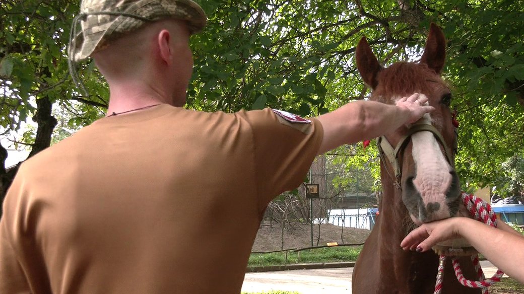 У Рівненському зоопарку пораненим військовикам почали проводити терапію 