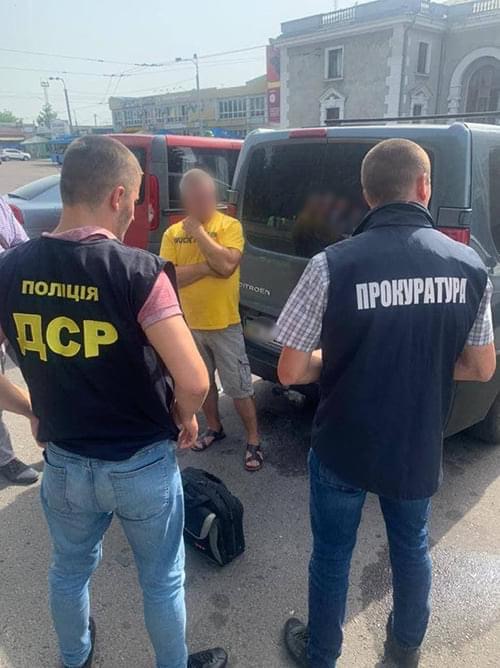 У Рівному на хабарі затримали професора вищого навчального закладу 