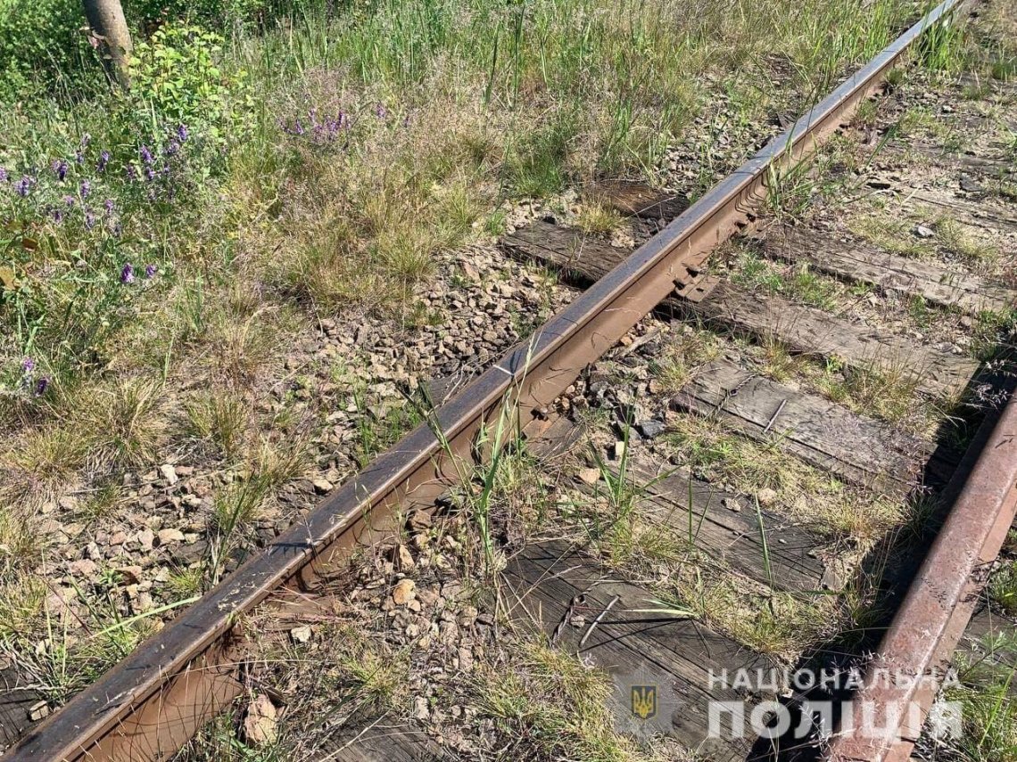 У Сарнах чоловік крав залізничні колії