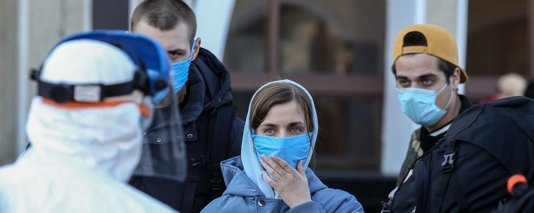 У ВООЗ закликають вакцинованих людей носити маски через штам 