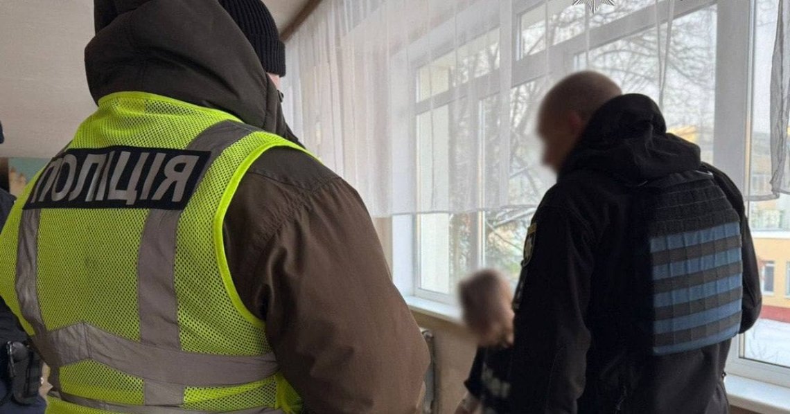 Учень напав у школі на вчительку та однокласника: всі постраждалі у лікарні