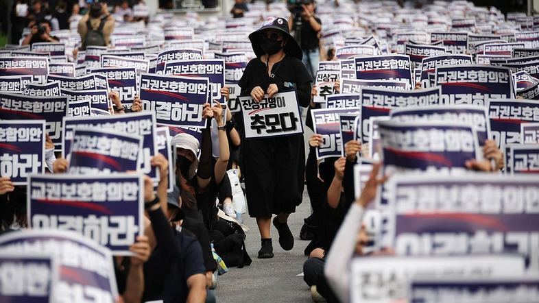Учителі Кореї вимагають захисту від батьків своїх учнів