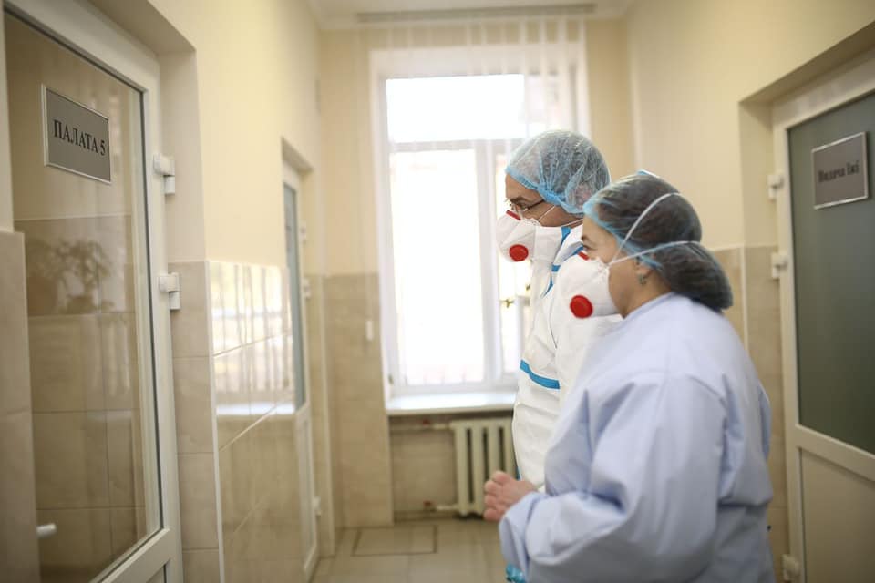 Україна - на третьому місці у Європі за кількістю інфікованих коронавірусом