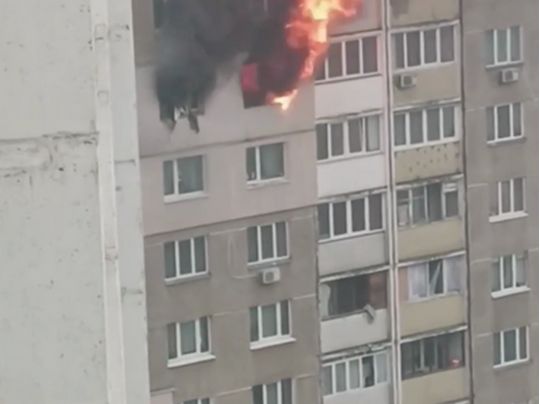  Уламок ракети частково зруйнував житлову багатоповерхівку у Києві 
