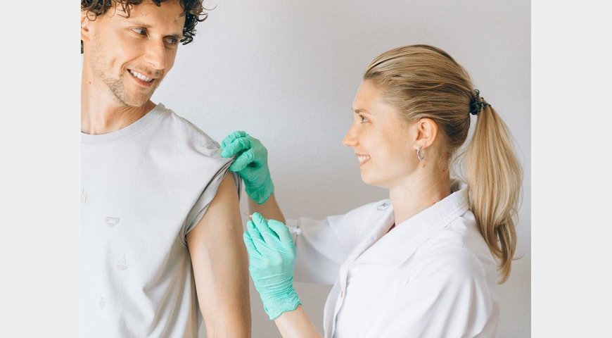В Італії запровадили обов’язкову вакцинацію для людей віком 50+