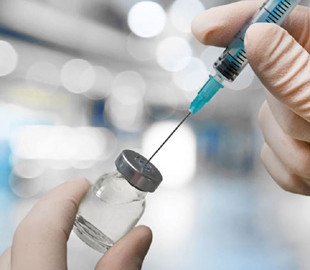 В Україні за вакцинацію пропонують ПК та інші гаджети