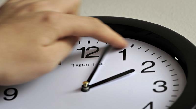 В Україні знову хочуть скасувати переведення годинників на літній час