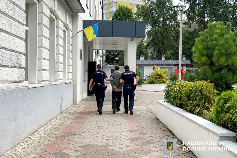 Вбив батька поки він спав