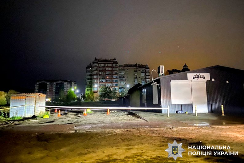 Вдарив ножем поліцейського – у відповідь отримав кулю в ногу
