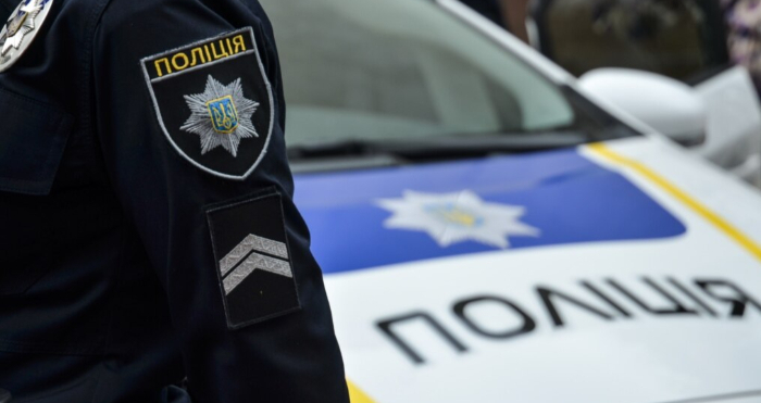 Вдарив поліцейського, а тепер – під домашнім арештом очікує суду