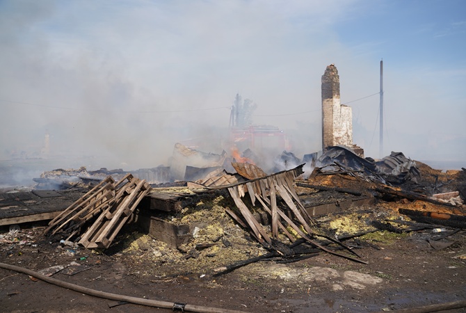 Вдівець спалив сусідку, вважаючи її відьмою