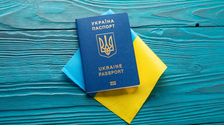 Виїхали за кордон і не повернулись