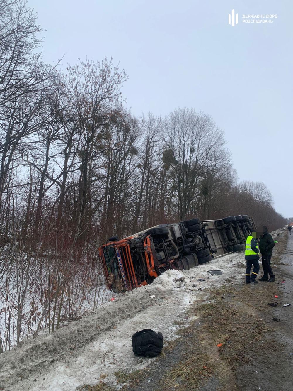 В’їхав у вантажівку: за кермом легковика був прикордонник