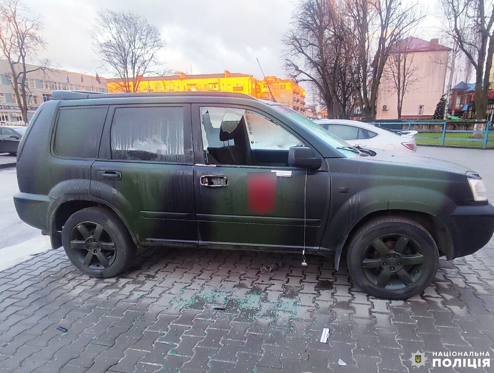 Викрав гроші зі скриньки пожертв із автомобіля військовика