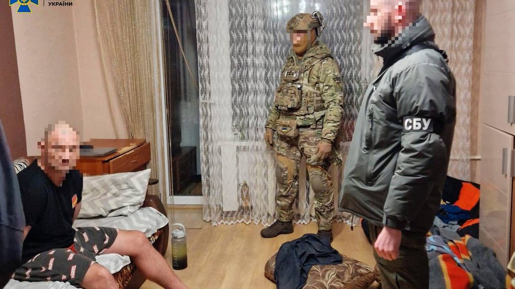 Вимагали неіснуючі борги, залякували: затримані рекетири очікують суд
