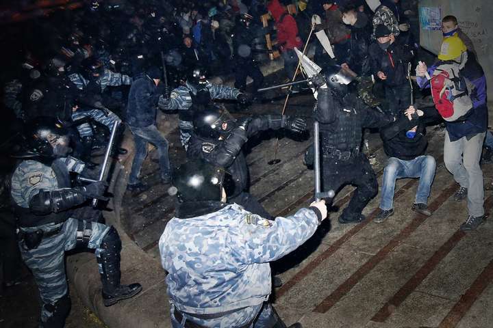 Вісім років тому відбувся силовий розгін студентів на Євромайдані