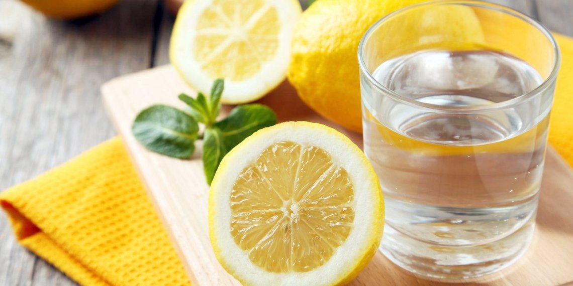 Вода з лимоном: мінус зайві кілограми та плюс захист від вірусів