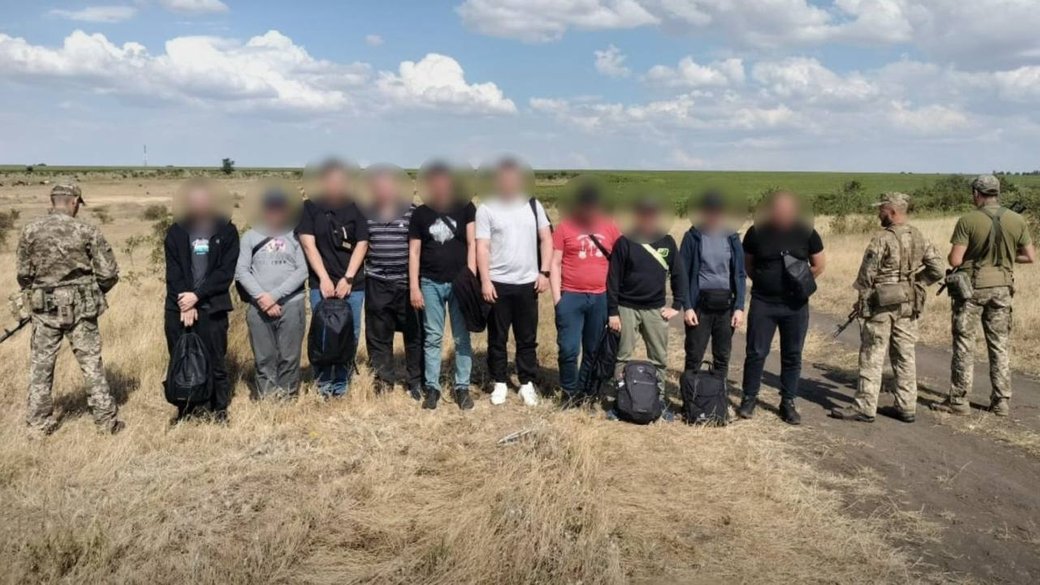Втікали з України: військовозобов’язані видавали себе за туристів