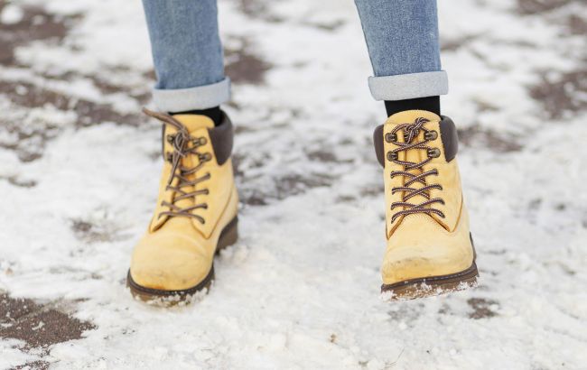 Як не дати ногам замерзнути навіть у тонких шкарпетках