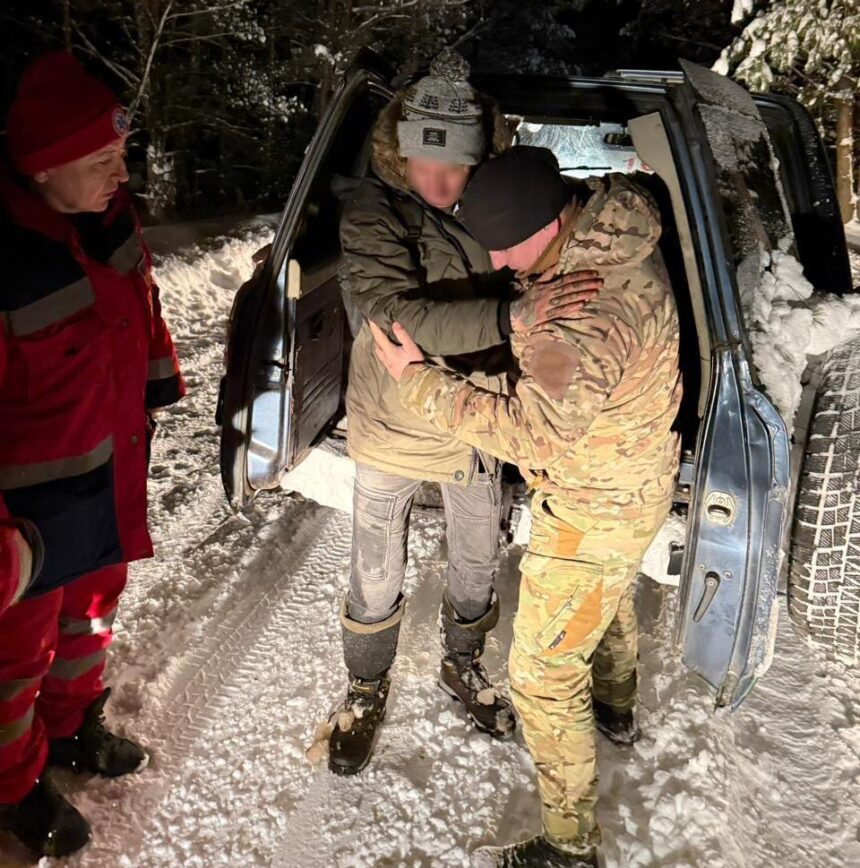Заблукали у лісі і ледь не загинули