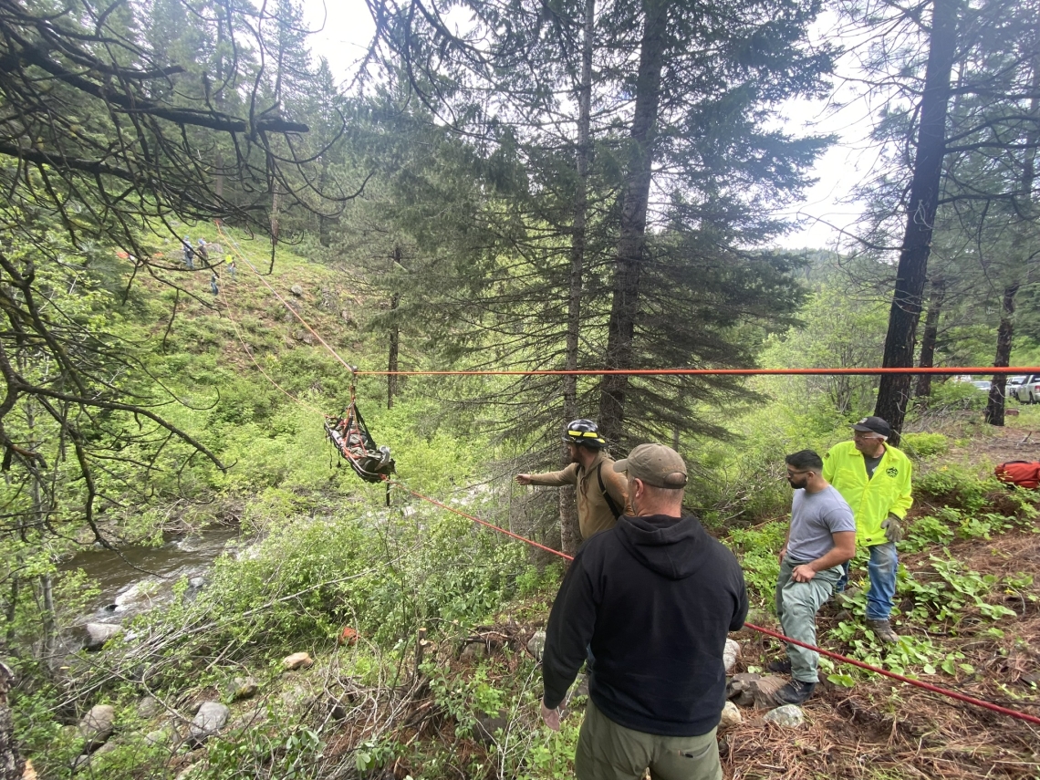 Застряг в Орегонській ущелині: собака подолав чотири милі аби «викликати» допомогу господарю