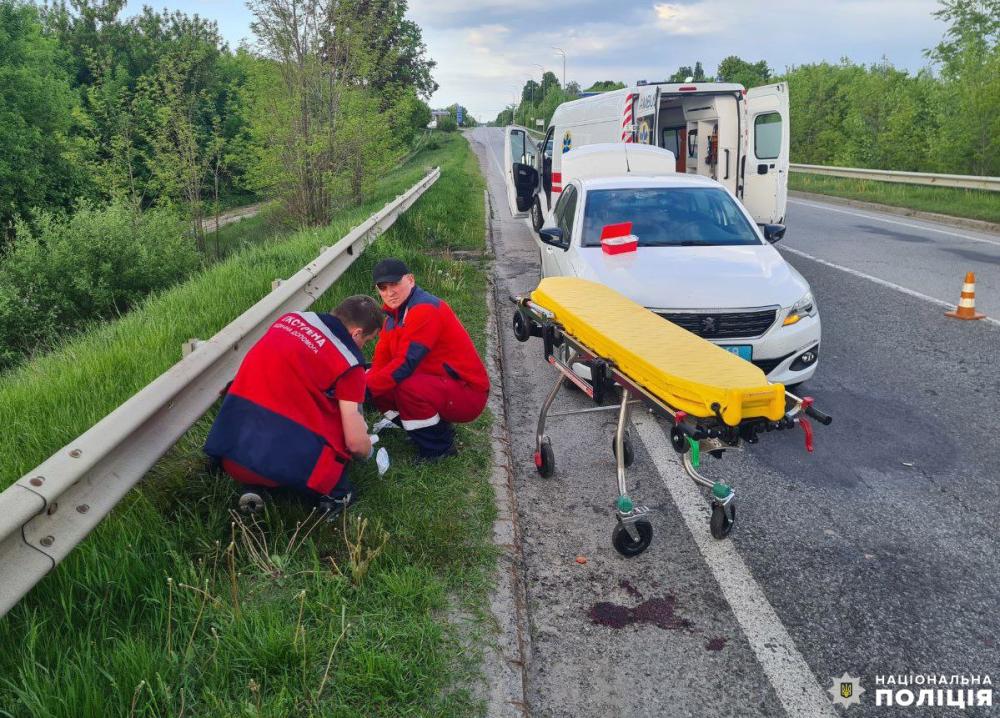 Збив чоловіка і втік: поліція розшукує водія