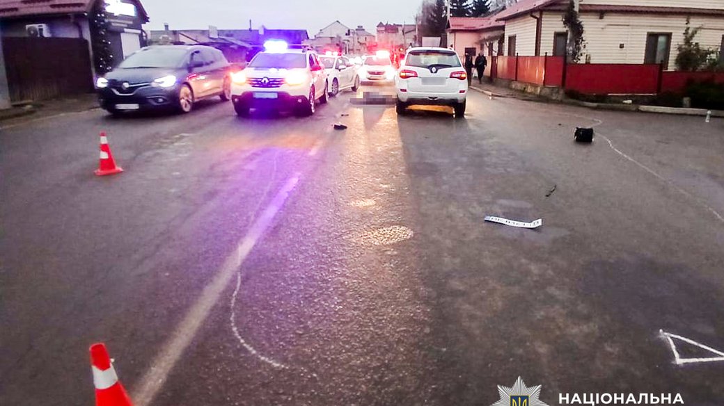 Збив на пішохідному переході: жінка загинула на місці події