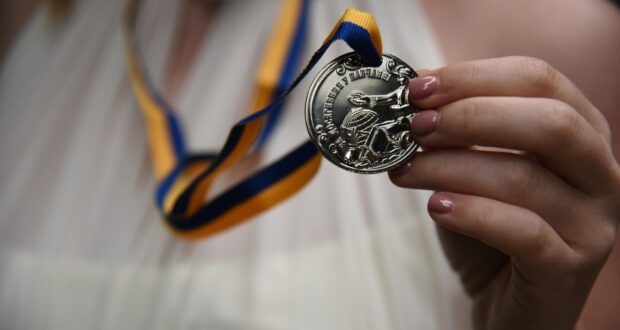 Золоті медалі на Рівненщині отримають майже пів тисячі випускників