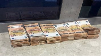 50 тисяч євро  - в жіночій сумочці: митники валюту вилучили