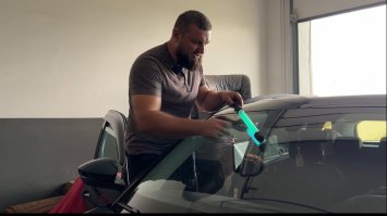 Батько шести дітей їздить на фронт капеланом 