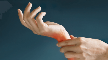 Біль у руках: 5 небезпечних захворювань, на які вказує симптом