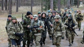 Більшість українців не готові вступати до військ тероборони – опитування