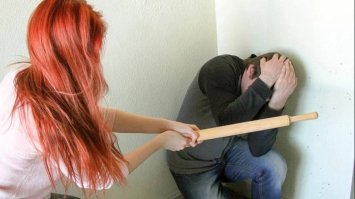 Б’ють не лише жінок,  але й чоловіків