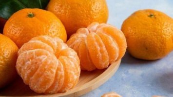  Чи потрібно мити мандарини перед чищенням