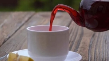 Чому справжні цінителі чаю додають у напій сіль