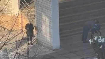 Діти побились, а батьки влаштували стрілянину на подвр`ї школи