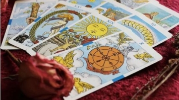 Дівам — «Паж Кубків» та непередбачуваність, Стрільцям — «Туз Пентаклів» та важливий вибір: Таро-прогноз на 10 червня