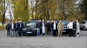 Для бійців - зарядні станції та автомобілі