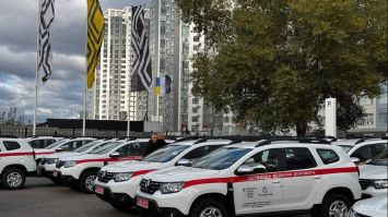 До пацієнтів – на нових авто: Рівненщина отримала 10 нових авто для медиків