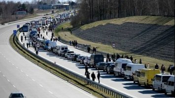 До Польщі з початку війни виїхали вже понад мільйон українців