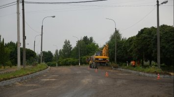 Головну дорогу в Зорі відремонтують до кінця літа