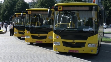 Громадам Рівненщини передали шкільні автобуси на заміну вилученим на ЗСУ